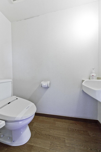 Bathroom 4, Maholova Minds Miura, Miura