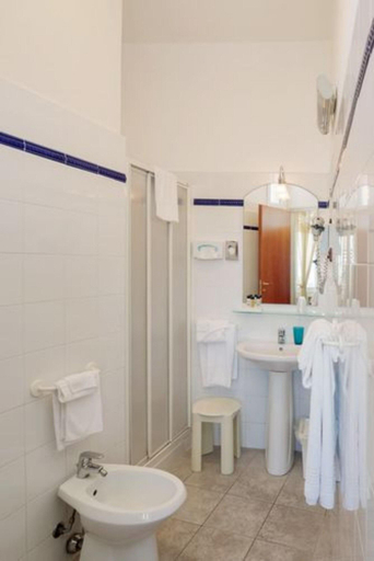 Bathroom 4, Hotel Rosa dei Venti, La Spezia