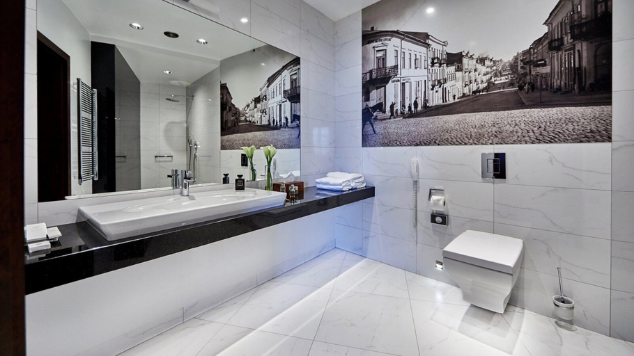 Bathroom 5, Hotel Alter, Lublin City