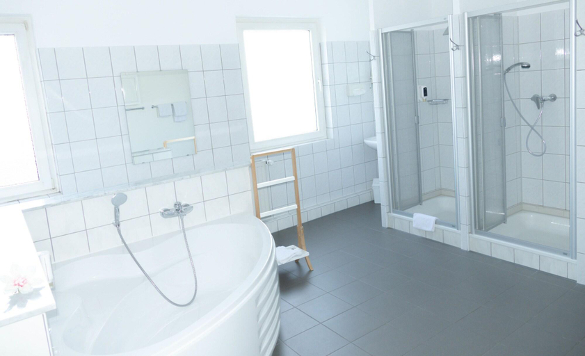 Bathroom 4, City Partner Hotel Central Wuppertal, Wuppertal
