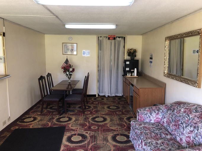 Public Area 2, Americas Best Value Inn Wilson, Wilson