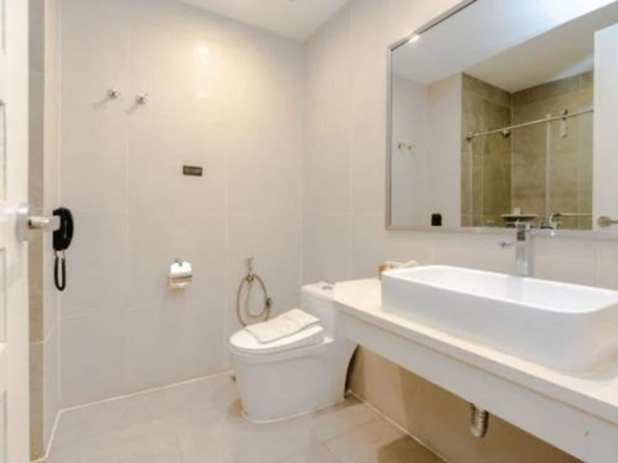 Bathroom 5, Livingston Hotel Sandakan, Sandakan