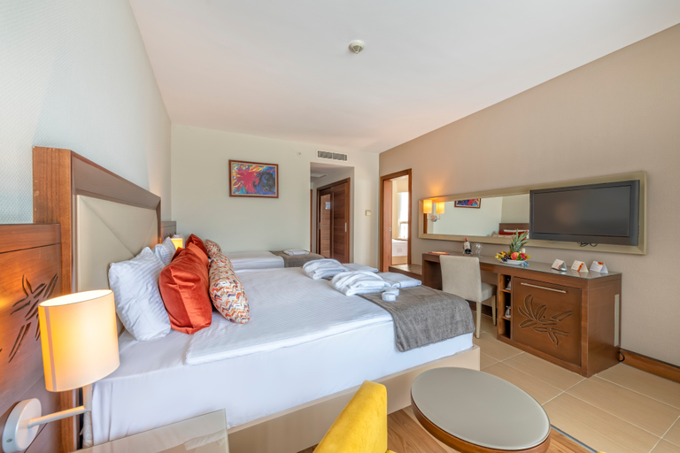 Bedroom 3, Kirman Leodikya Resort, Manavgat