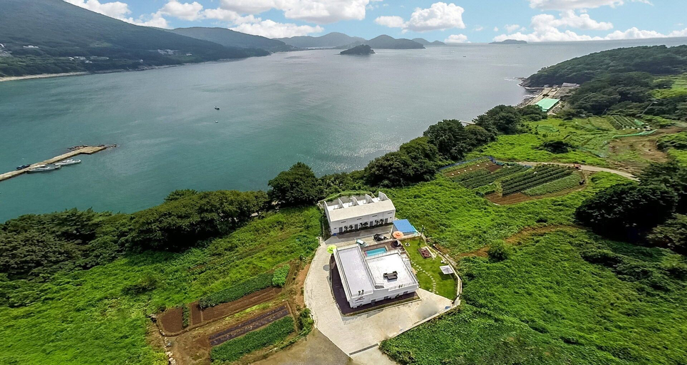 Exterior & Views 5, Geoje Star Marine Pool Villa Pension - F, Geoje