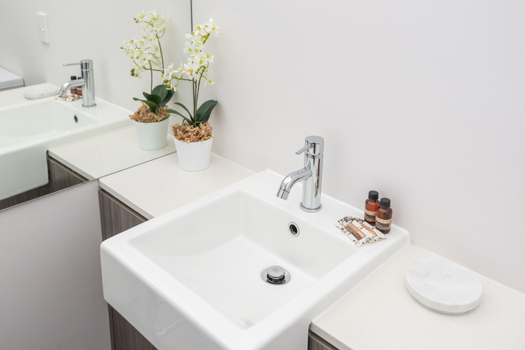 Bathroom 5, Armagh Apartment 5, Christchurch
