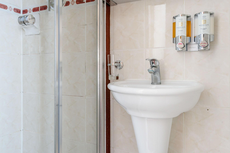 Bathroom 4, Montana, London