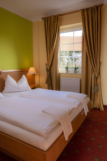 Bedroom 3, Thermenhotel Vier Jahreszeiten, Oberpullendorf