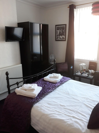 Bedroom 3, Glenavon Guesthouse, Conwy