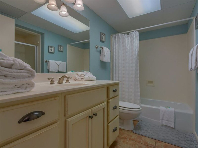 Bathroom 4, Gulf Tower 14W by Meyer Vacation Rentals, Baldwin