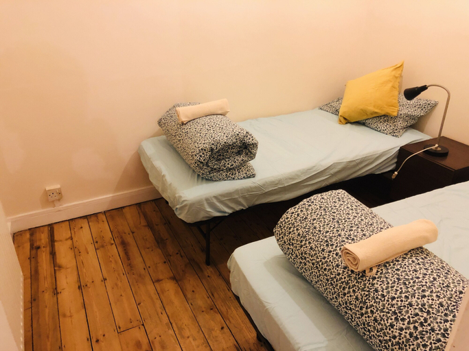Bedroom 2, 3bed apartment next to eurostar station, London