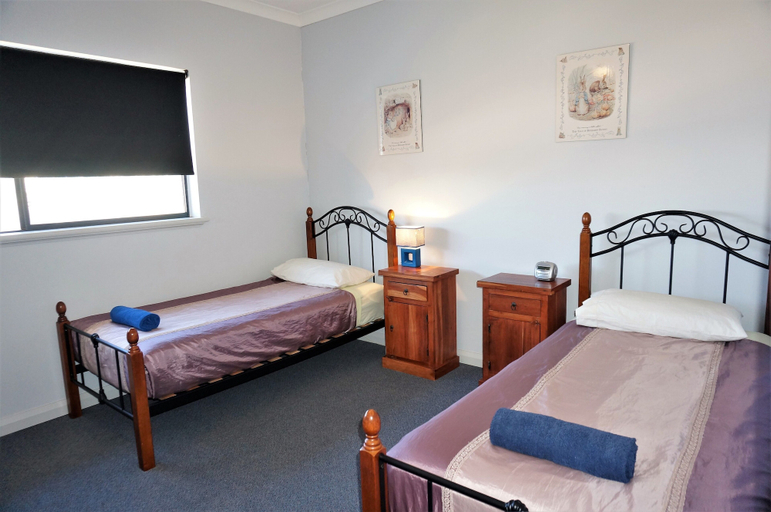 Bedroom 3, The Ningaloo breeze villa 2 , Exmouth