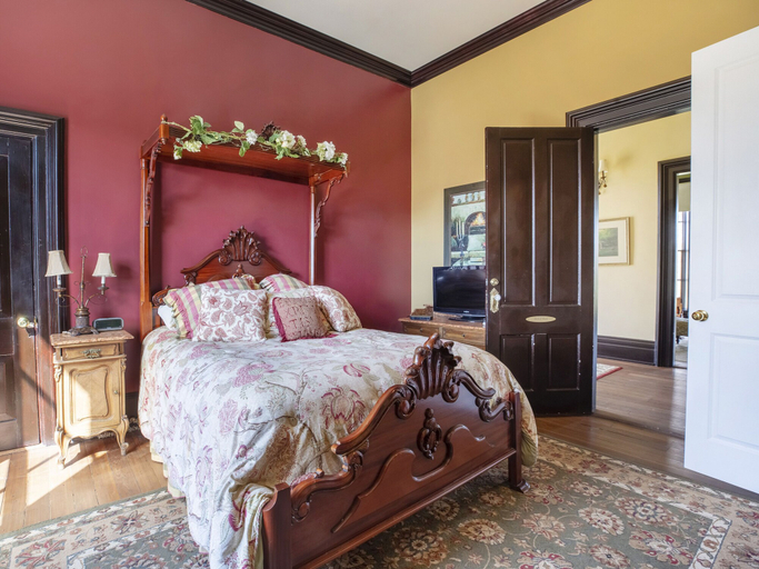 Bedroom 3, Falls of Rough Resort, Grayson