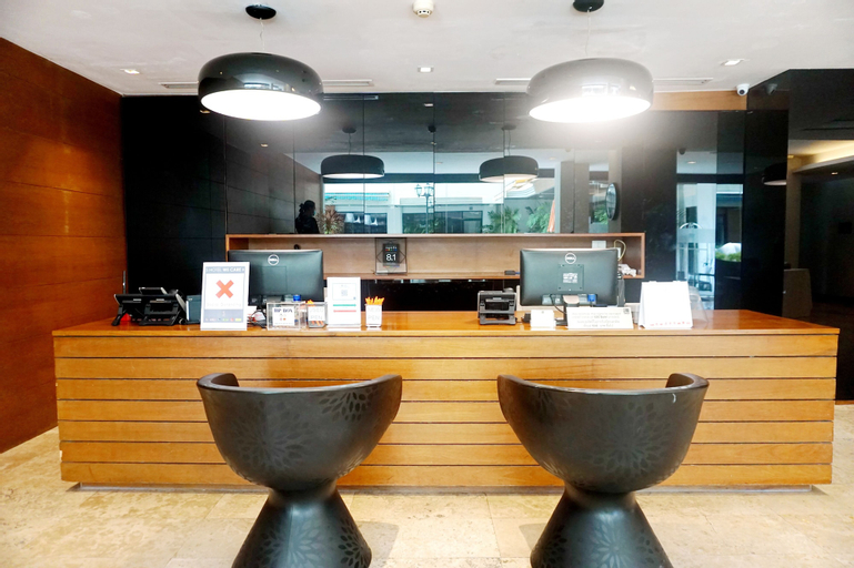 S33 Compact Hotel, Wattana