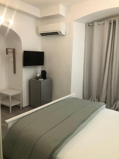 Bedroom 3, Dg Sicily, Catania
