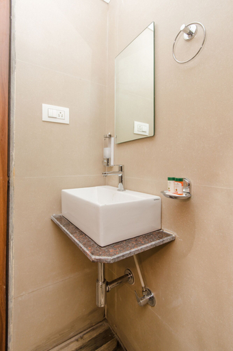 Bathroom 5, Hotel Axis International, Mumbai Suburban