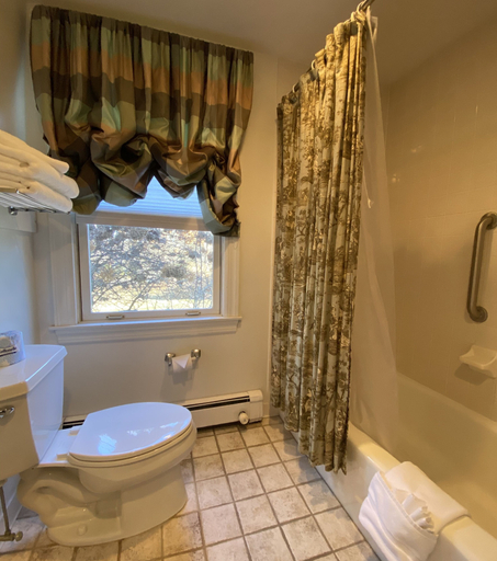 Bathroom 4, Roger Sherman Inn, Fairfield