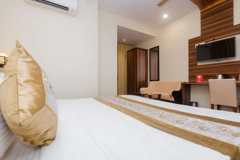 Bedroom 2, Hotel Axis International, Mumbai Suburban
