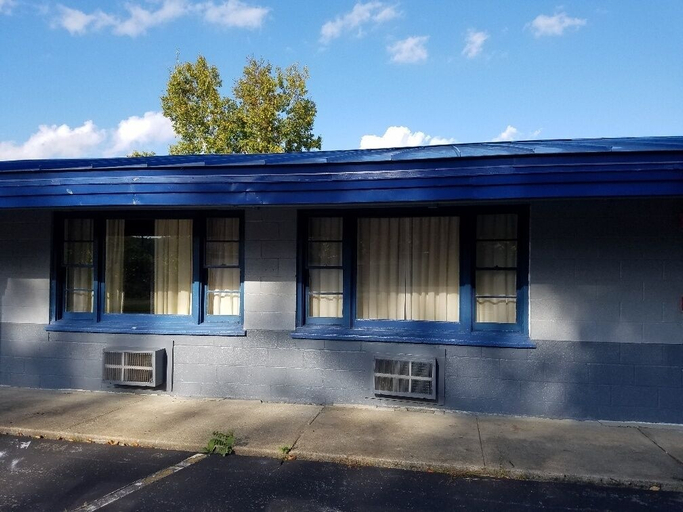 Exterior & Views, Cloud 9 Inn & Suites Lake George, Warren