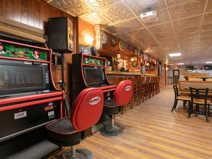 Public Area 3, Hotel Beaverton ON - Lake Simcoe, Durham