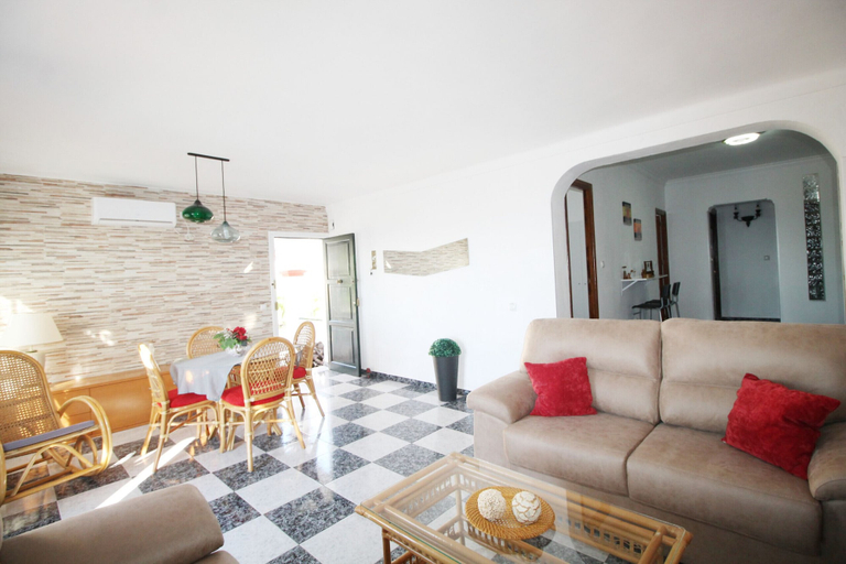 Others 5, 1070 Villa Rosario, Málaga