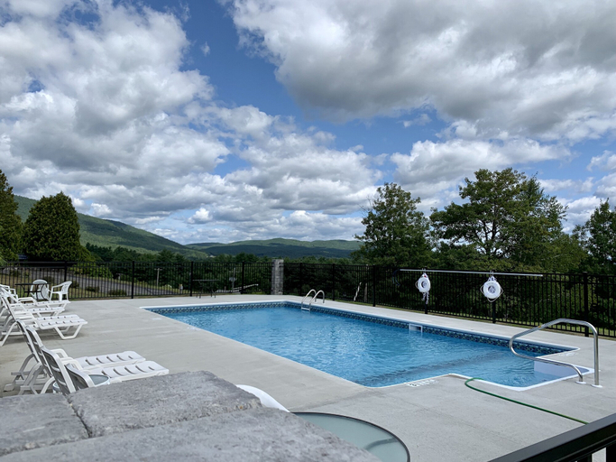 Sport & Beauty 1, Cloud 9 Inn & Suites Lake George, Warren