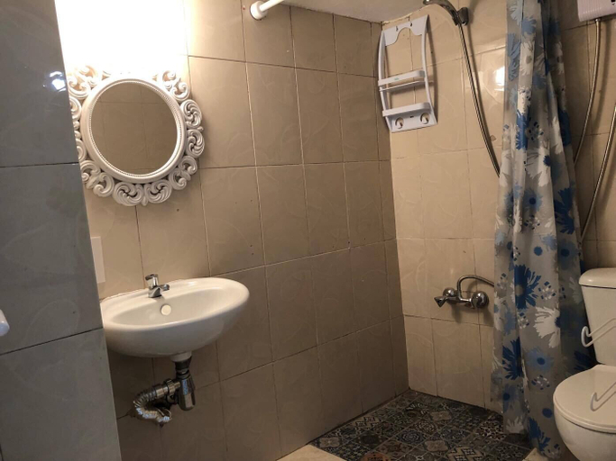 Bathroom 5, Katsikantaris Homes
