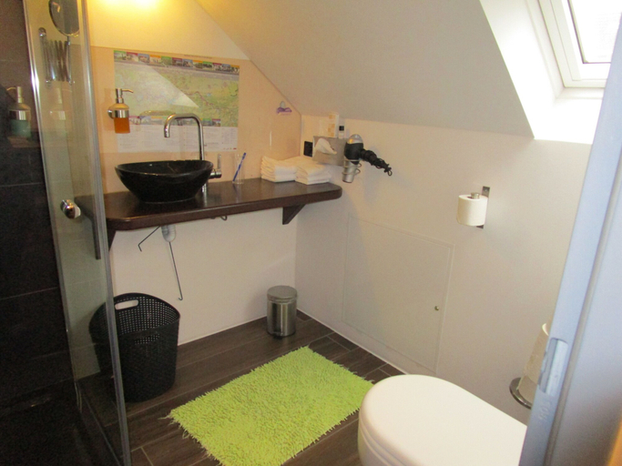 Bathroom 3, Blex Apartment, Oberhausen