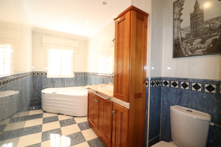 Bathroom 4, 1080 Apartment Olivia, Málaga