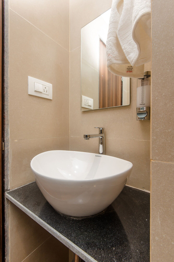 Bathroom 4, Hotel Axis International, Mumbai Suburban