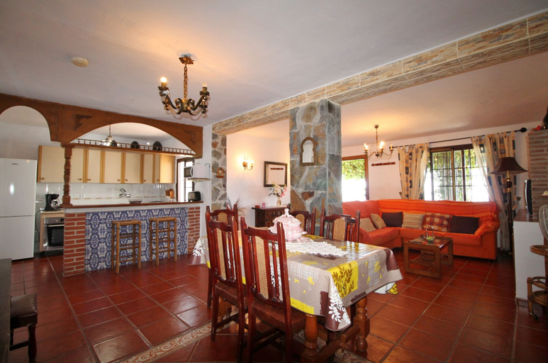 Food & Drinks, 1075 Villa Rosa, Málaga
