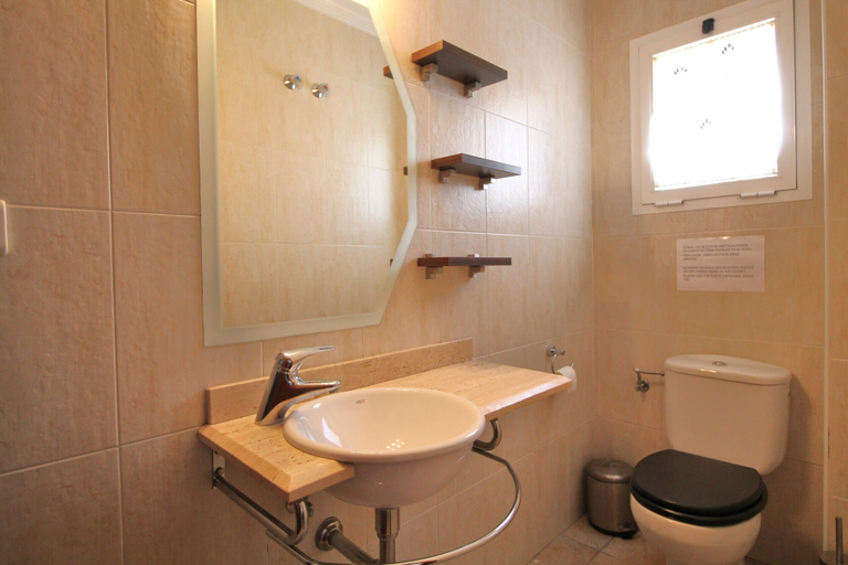 Bathroom 5, 1096 Villa Mirto, Málaga