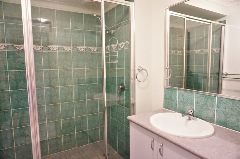 Bathroom 4, Ningaloo Breeze Villa 9, Exmouth