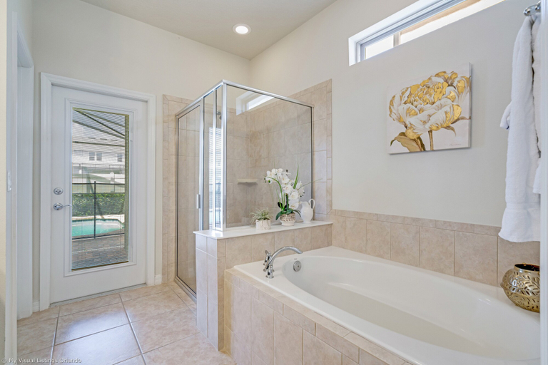 Bathroom 5, 8897 Rhodes Street, Osceola