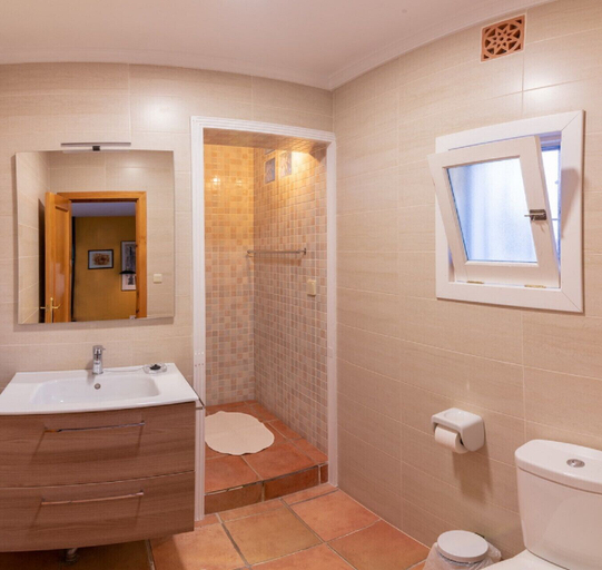 Bathroom, 1133 Villa Dachita, Málaga