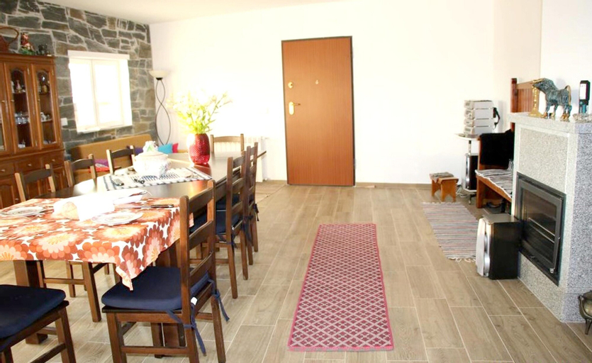 House With 2 Bedrooms in Faílde, With Enclosed Garden - 17 km From the Beach, Bragança