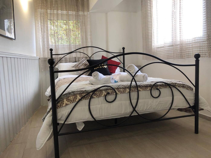 Bedroom 4, Katsikantaris Homes