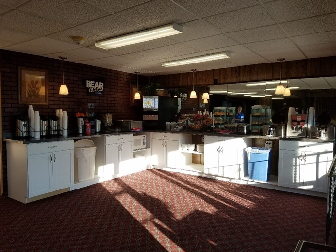 Public Area 3, Cloud 9 Inn & Suites Lake George, Warren