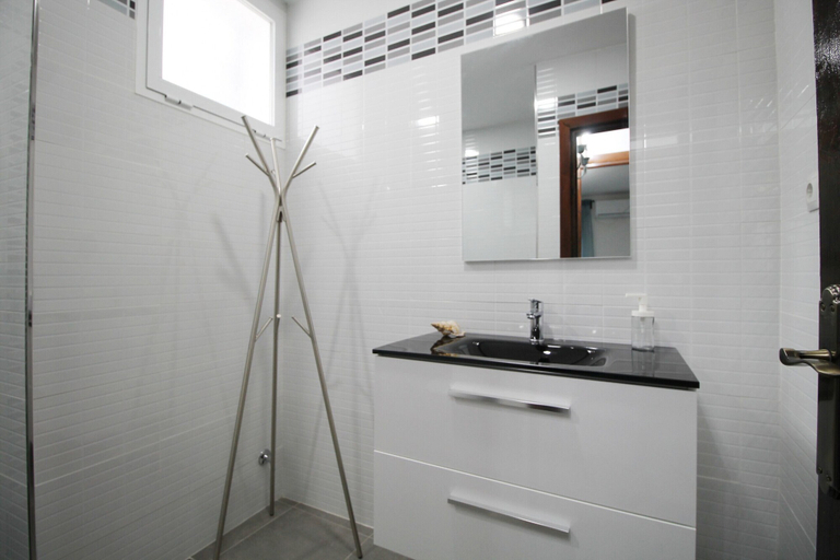 Bathroom, 1070 Villa Rosario, Málaga