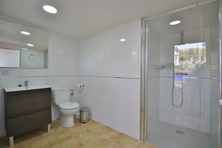 Bathroom 4, 1009 Villa los Tablazos, Málaga