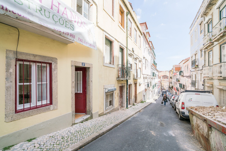 Exterior & Views 2, Praça das Flores Cosy Apartment, Lisbon