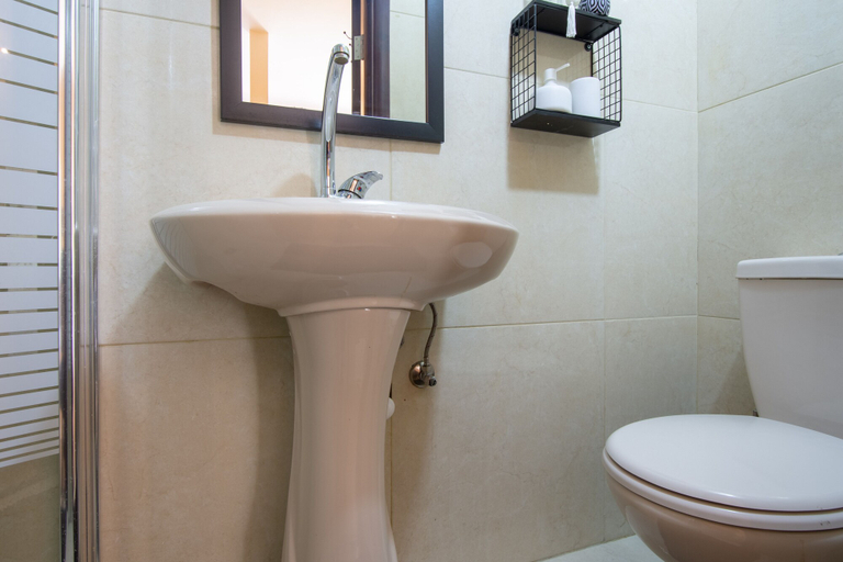 Bathroom 4, Lovely Apt, Most Popular Tourist Road in Jerusalem