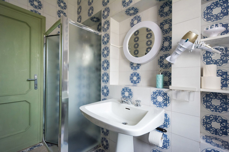 Bathroom 4, Snowake House, L'Aquila