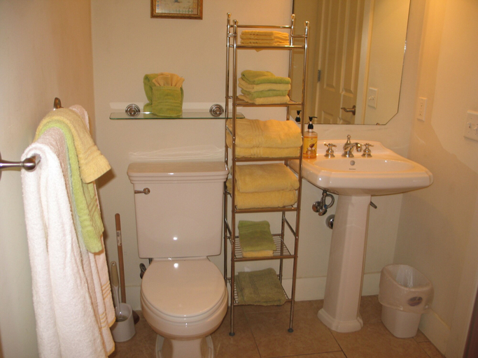 Bathroom 5, Mills Seaview Cottage by Forehand Rentals, Bay
