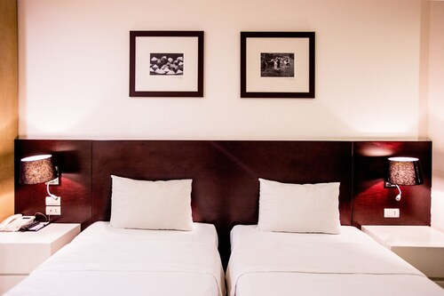 Yen Hotel, Cầu Giấy