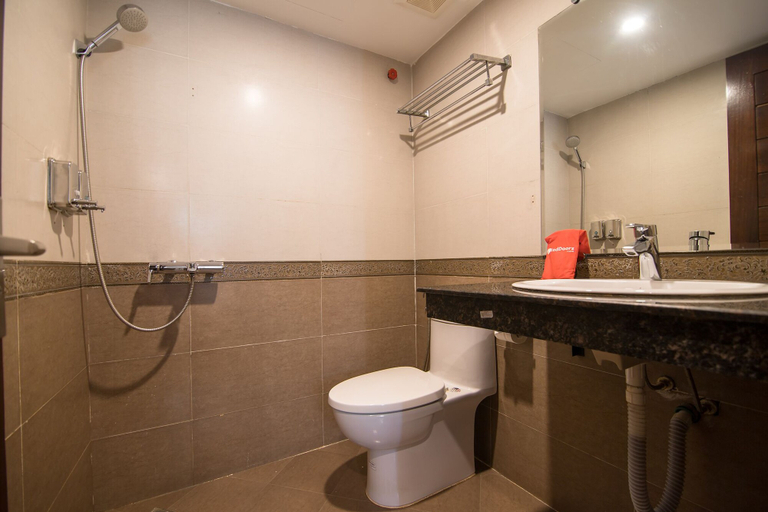 Bathroom 4, RedDoorz near Giap Bat, Thanh Xuân