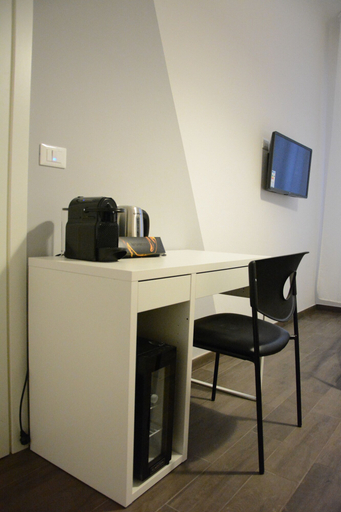 Others 5, Mambo Suites, Bologna