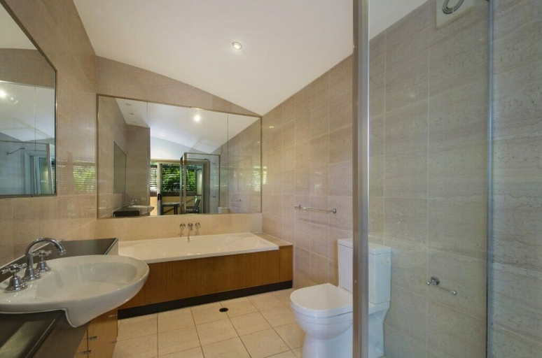 Bathroom, 32 The Quarterdeck, Noosa - Noosa-Noosaville