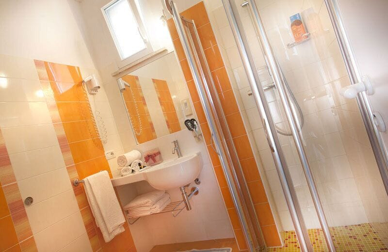 Bathroom 4, Hotel San Domingo, Rimini