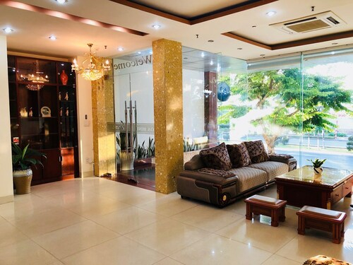 Hoa Binh Hotel, Thanh Khê