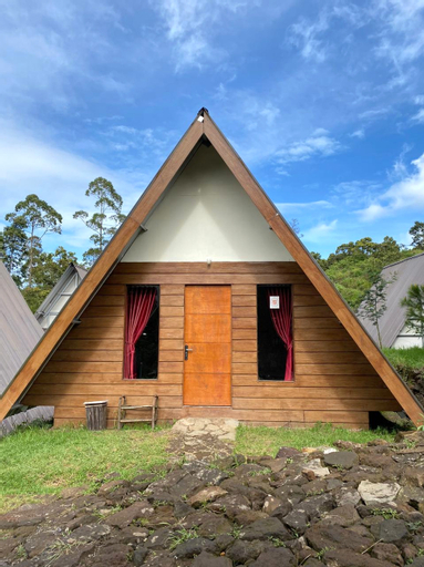 Supercamp Sakura Hills, Karanganyar